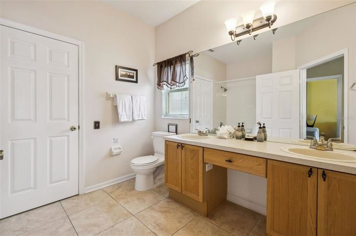 Image No.12-4 Bed Property for sale