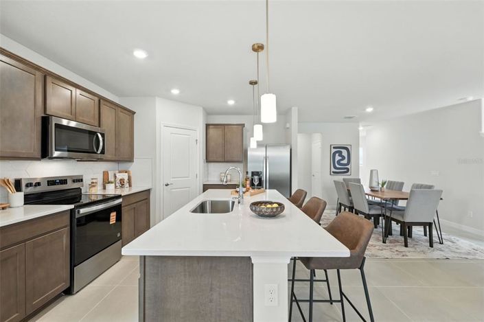 Image No.12-3 Bed Property for sale