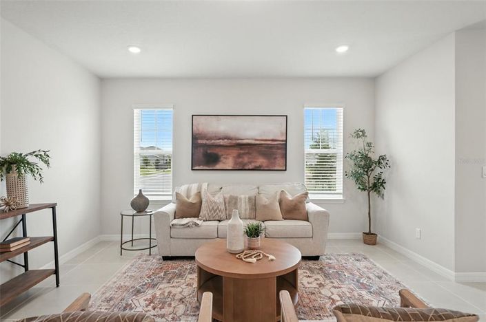 Image No.17-3 Bed Property for sale