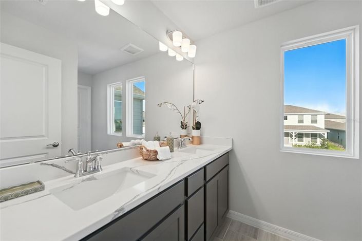 Image No.28-4 Bed Property for sale