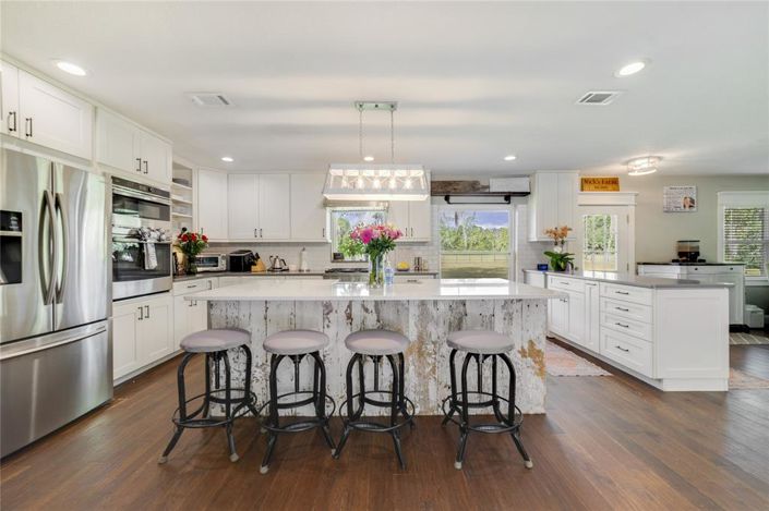 Image No.13-3 Bed Property for sale