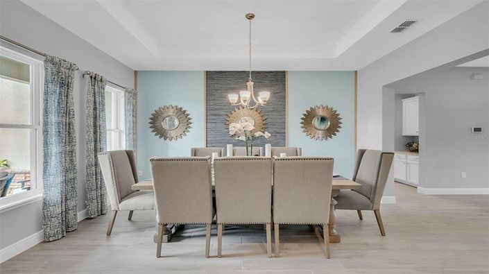 Image No.4-4 Bed Property for sale