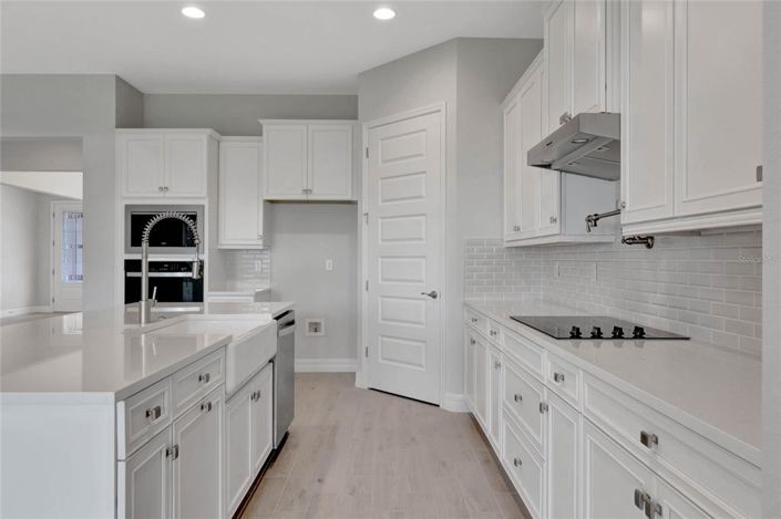 Image No.11-5 Bed Property for sale