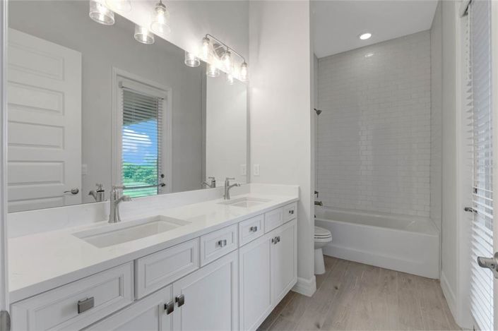 Image No.15-5 Bed Property for sale