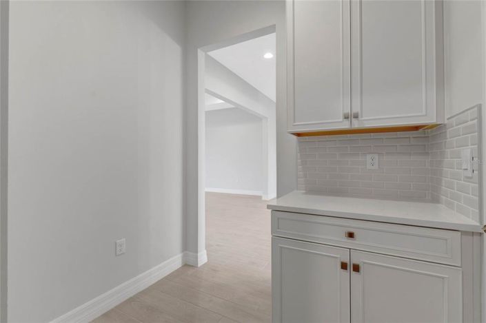 Image No.26-5 Bed Property for sale