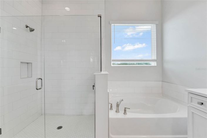 Image No.28-5 Bed Property for sale