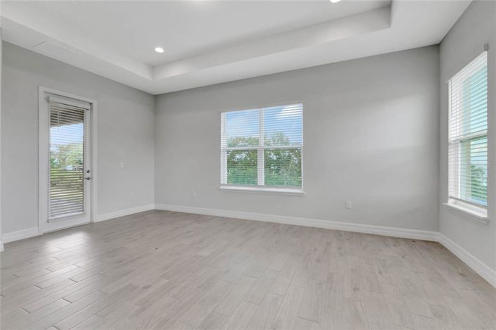 Image No.30-5 Bed Property for sale