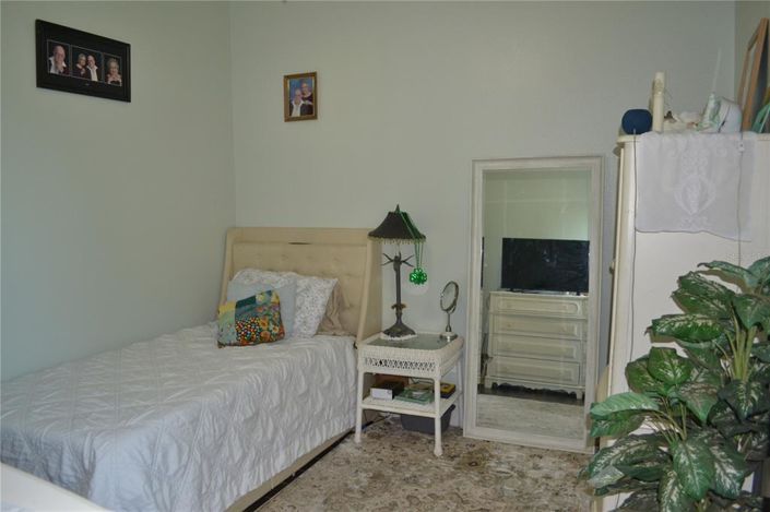 Image No.10-3 Bed House for sale