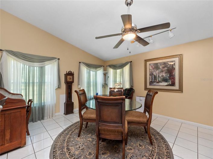 Image No.19-3 Bed Property for sale