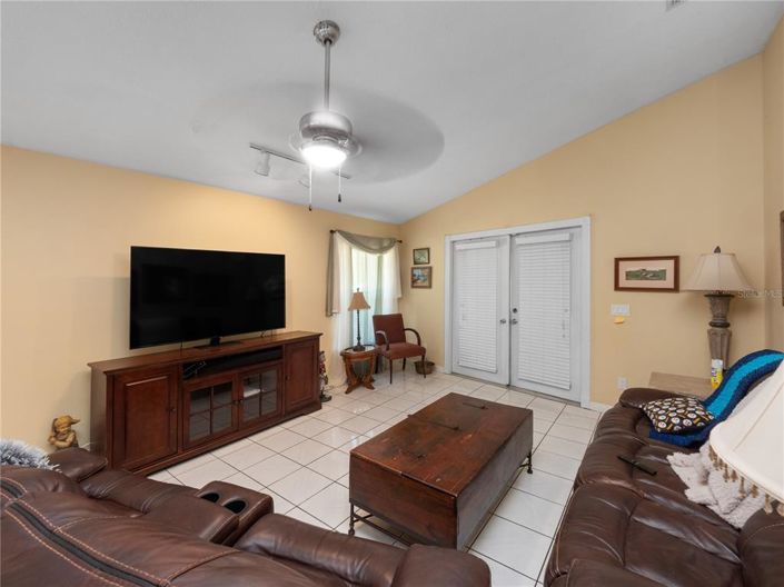 Image No.21-3 Bed Property for sale