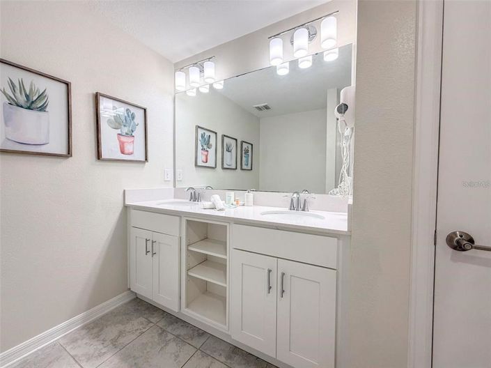 Image No.15-2 Bed Property for sale