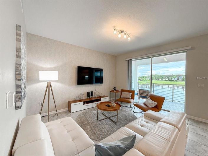 Image No.2-2 Bed Property for sale