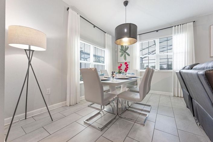 Image No.52-5 Bed Townhouse for sale