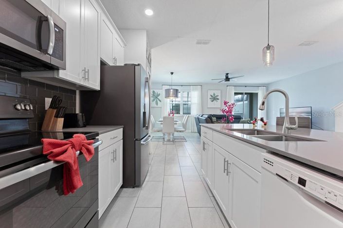 Image No.56-5 Bed Townhouse for sale