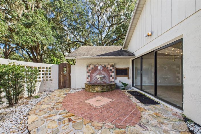 Image No.28-3 Bed Property for sale