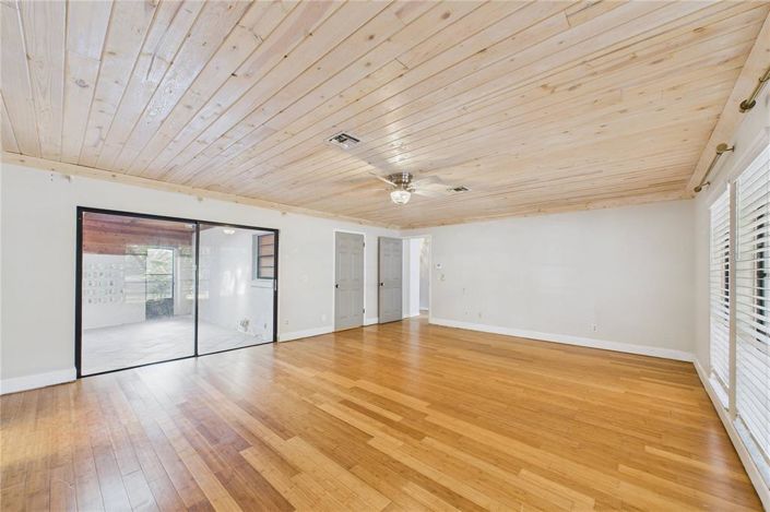 Image No.47-3 Bed Property for sale