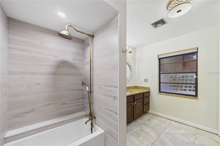 Image No.50-3 Bed Property for sale