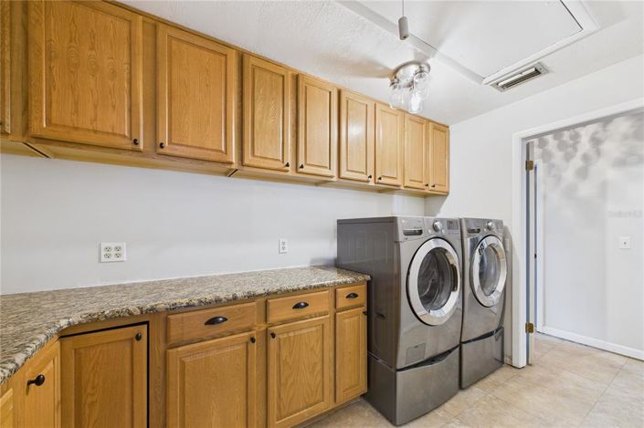 Image No.53-3 Bed Property for sale