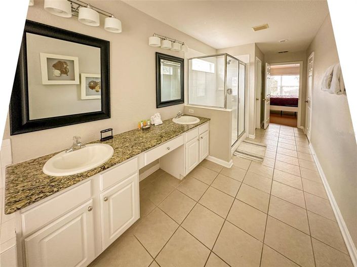 Image No.27-6 Bed House for sale