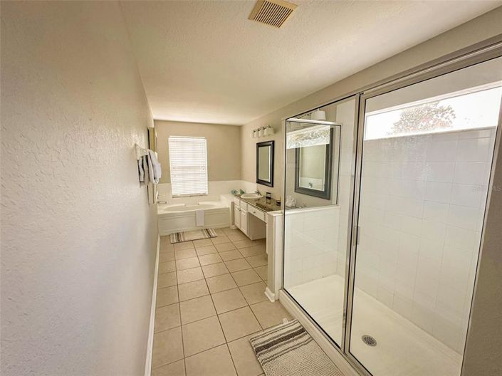 Image No.28-6 Bed House for sale