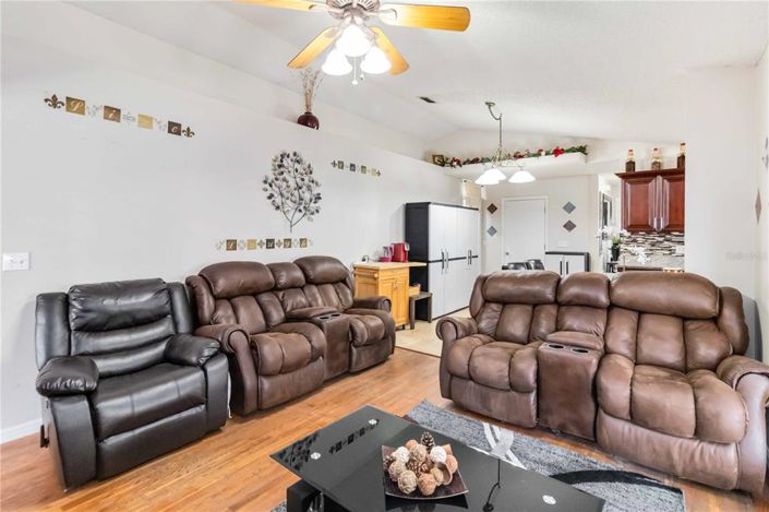 Image No.12-Propriété de 4 chambres à vendre à Kissimmee