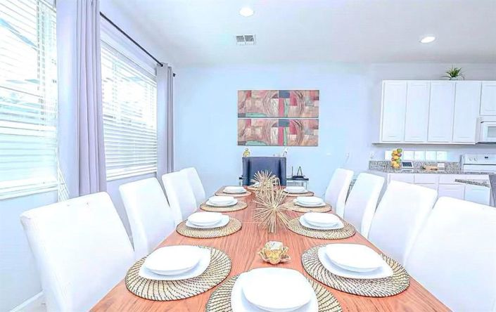 Image No.12-6 Bed Property for sale