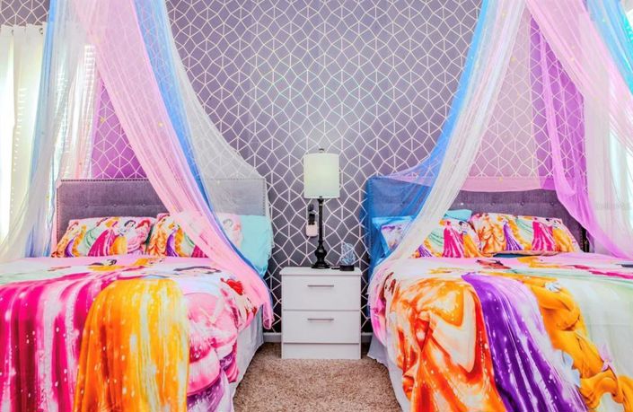 Image No.16-6 Bed Property for sale