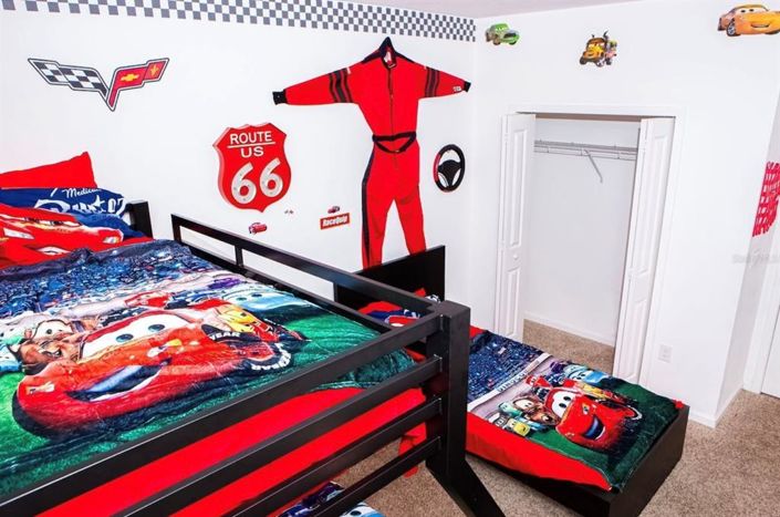 Image No.22-6 Bed Property for sale