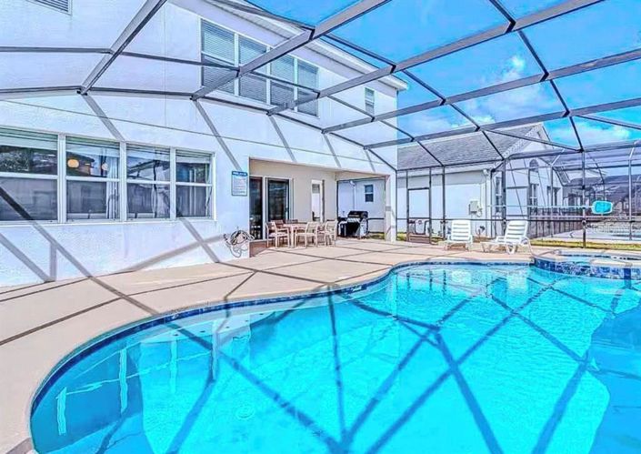 Image No.32-6 Bed Property for sale