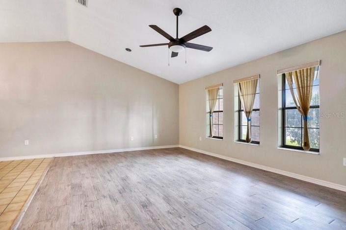 Image No.5-Propriété de 3 chambres à vendre à Kissimmee