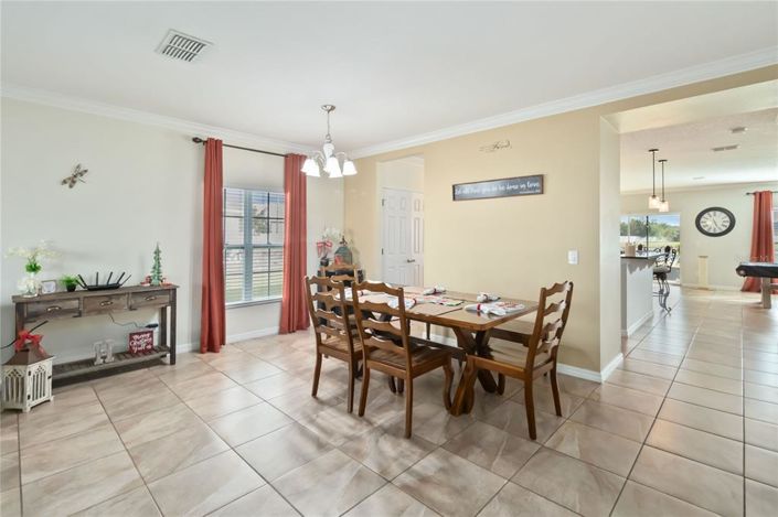 Image No.10-5 Bed Property for sale