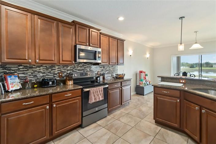 Image No.12-5 Bed Property for sale