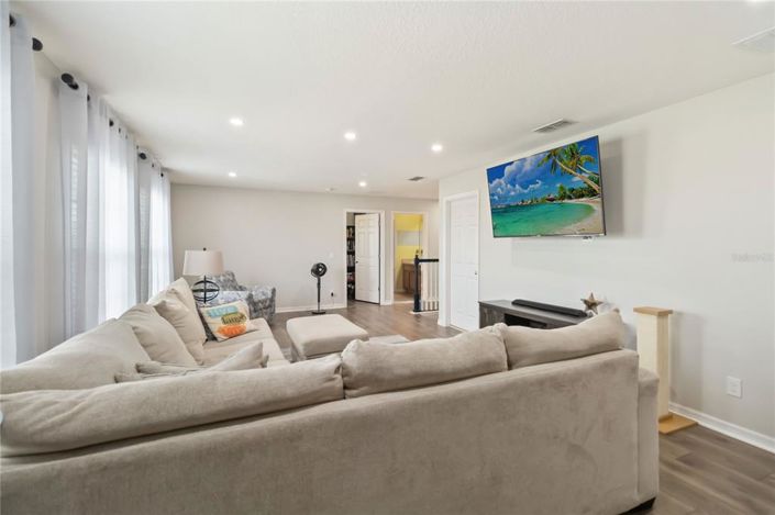 Image No.29-5 Bed Property for sale