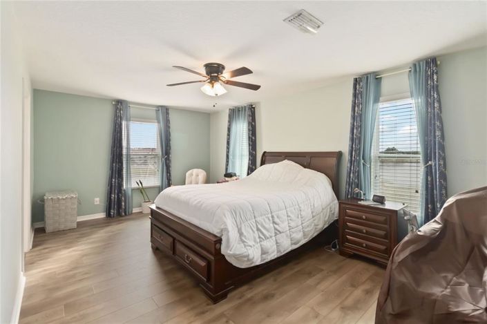 Image No.30-5 Bed Property for sale