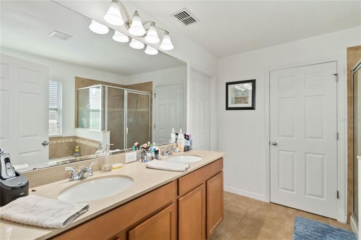 Image No.34-5 Bed Property for sale