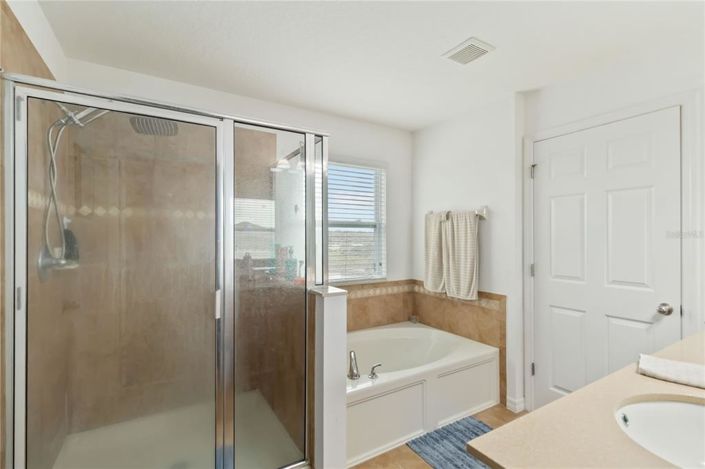 Image No.35-5 Bed Property for sale