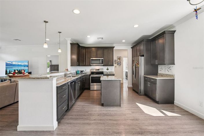 Image No.4-4 Bed Property for sale