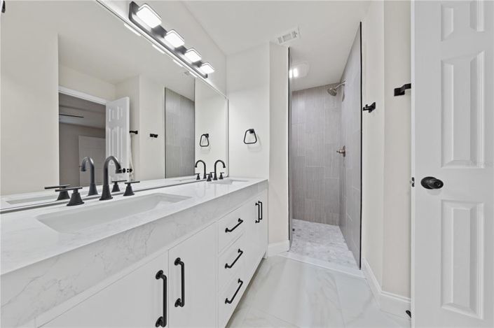 Image No.14-4 Bed Property for sale