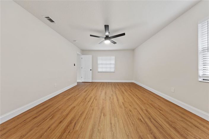 Image No.16-4 Bed Property for sale