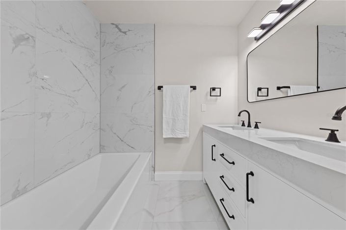 Image No.24-4 Bed Property for sale