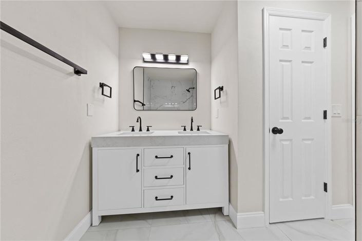 Image No.25-4 Bed Property for sale