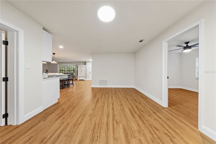 Image No.28-4 Bed Property for sale