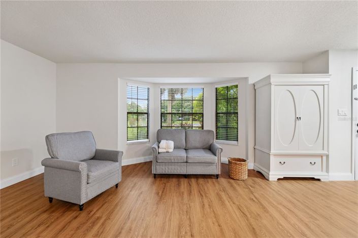 Image No.36-4 Bed Property for sale