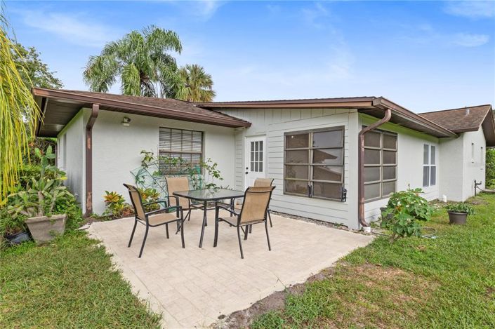 Image No.4-4 Bed Property for sale