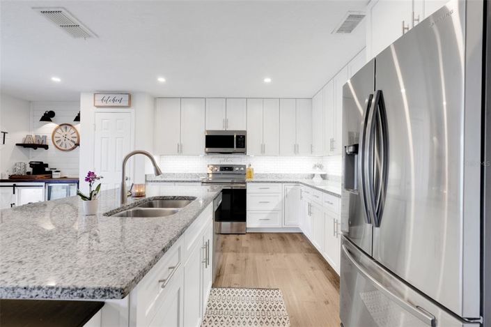 Image No.22-5 Bed Property for sale