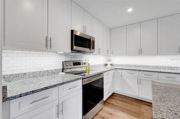 Image No.23-5 Bed Property for sale