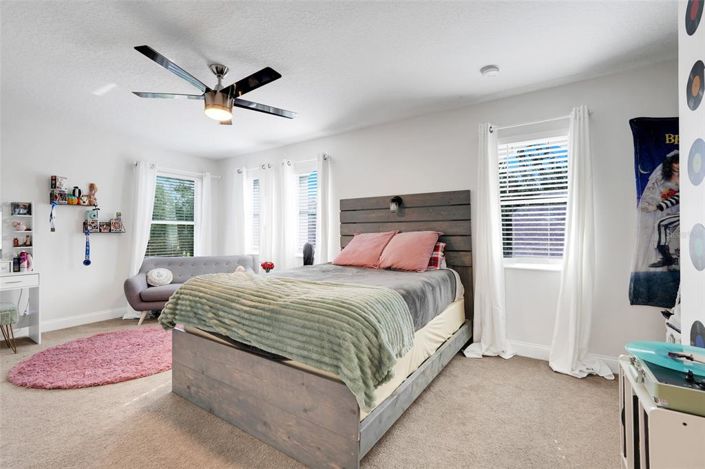 Image No.36-5 Bed Property for sale