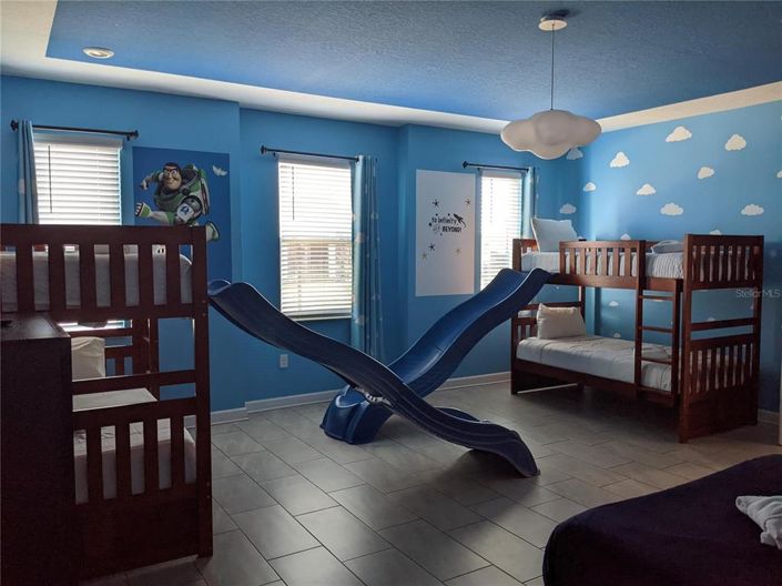 Image No.22-9 Bed Property for sale