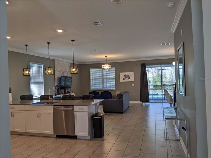 Image No.4-9 Bed Property for sale