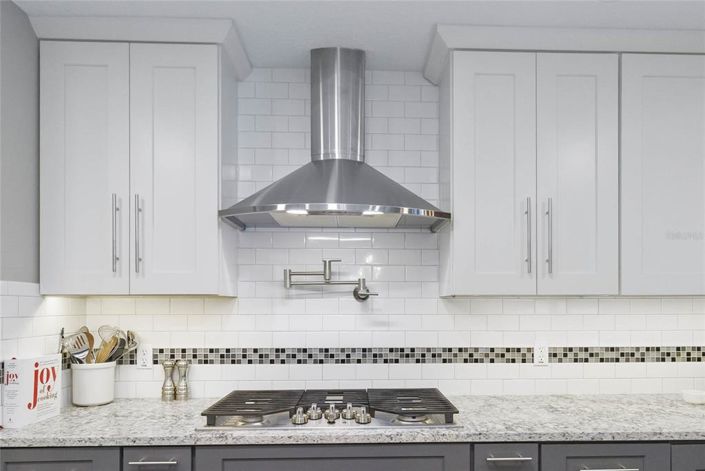 Image No.10-5 Bed Property for sale